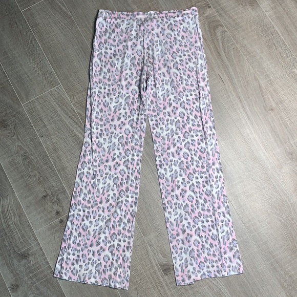 VICTORIA’S SECRET Pink Gray Leopard Pajama Pants - Picture 6 of 8